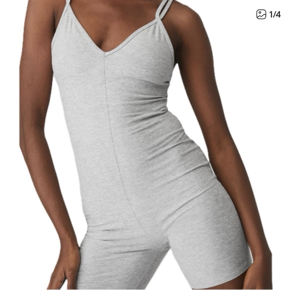 Alo Yoga Suns Out Romper One Piece Athletic Heather Grey Gray 5” Sz XS